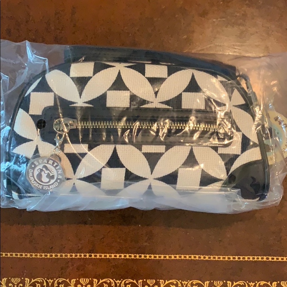 BNWT Accessory bag - Picture 5 of 7